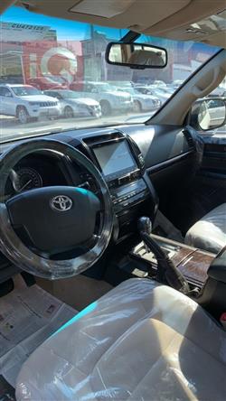 تۆیۆتا لاند کروزەر